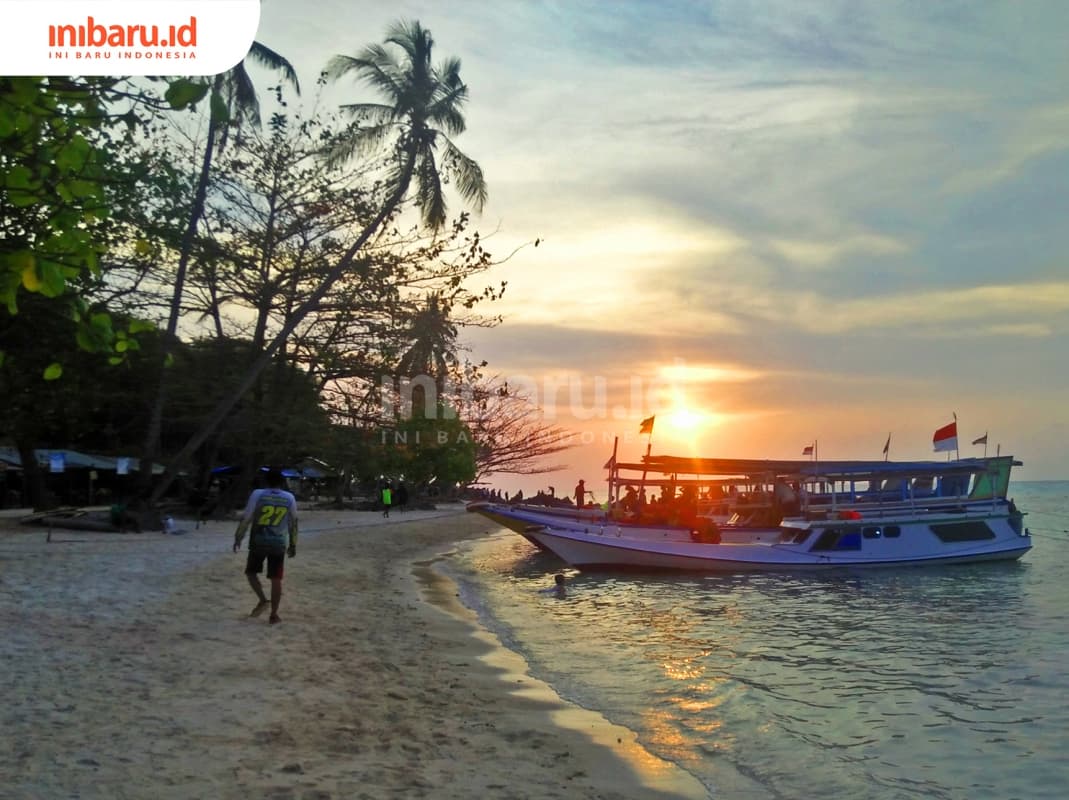 Pulau Tanjung Gelam merupakan pulau paling rindang dibanding pulau lainnya. (inibaru.id/ Issahani)