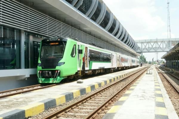 Kereta Api Bandara Adi Soemarmo. (Twitter.com/Sadewazero)