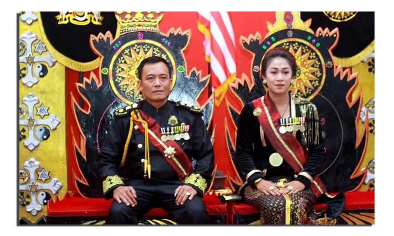 Raja dan Ratu Keraton Agung Sejagat. (kanalkalimantan.com)