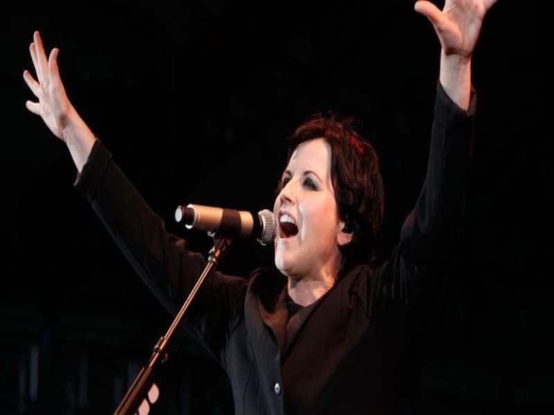 Dolores “The Cranberries” Tutup Usia