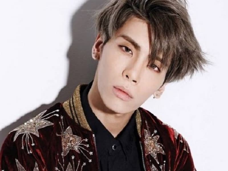 Mawar untuk Oppa Jong Hyun