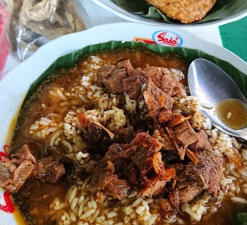 Kelezatan dari Sepiring Nasi Gandul Khas Pati