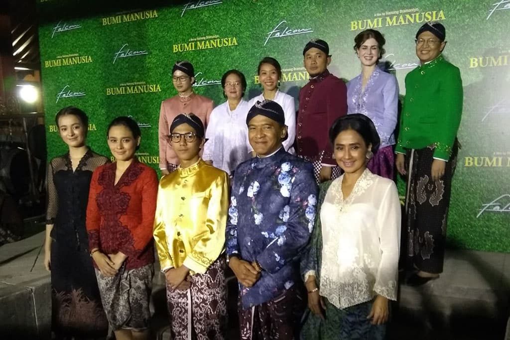 Para Pemeran Bumi Manusia (medcom.id)