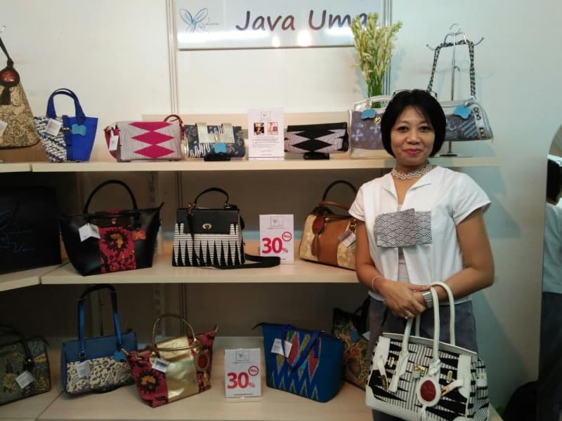 Susi dan Inovasi Tas Batik-Kulit