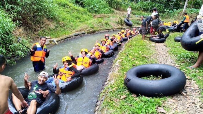 Wisata Air Tubing Bumi Parikesit Kendal (tribunjateng.com)