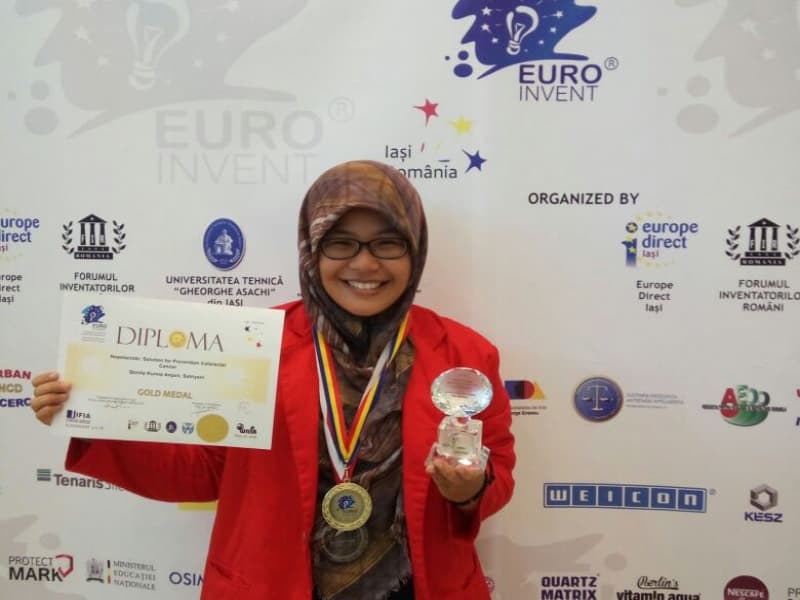 Qanita dan Satriyani Mengesktrak Kulit Rambutan Jadi Produk Kesehatan