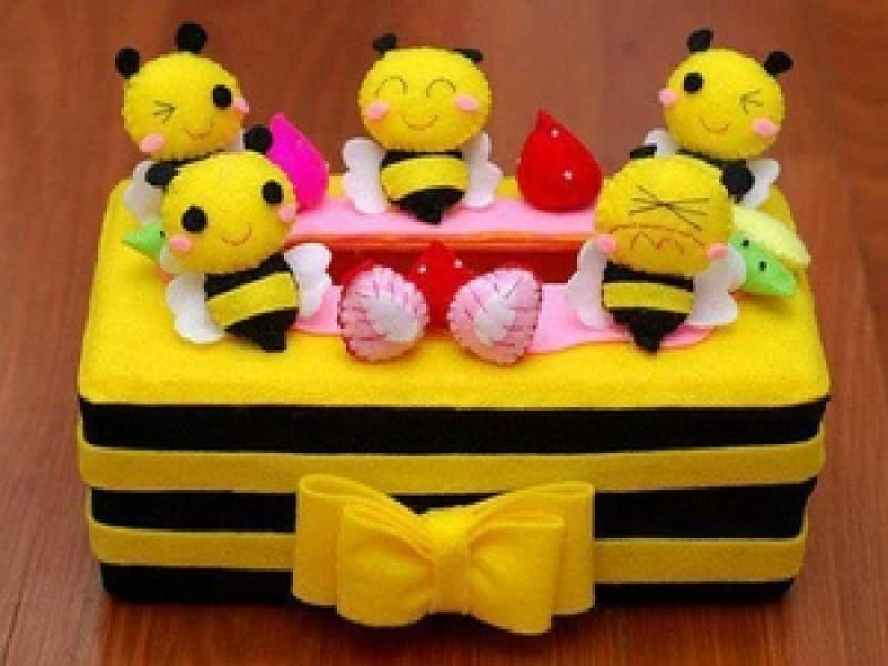 Suvenir Flanel dan Gerabah Cantik dari Tangan Lisa