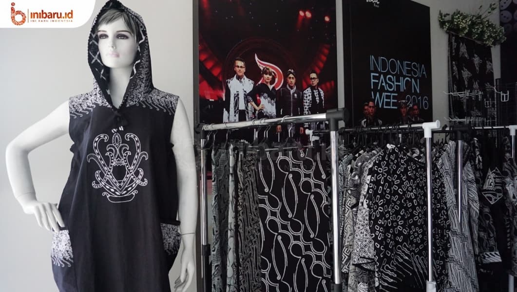 Baju batik dengan gaya kekinian. (Inibaru.id/Ayu S Irawati)