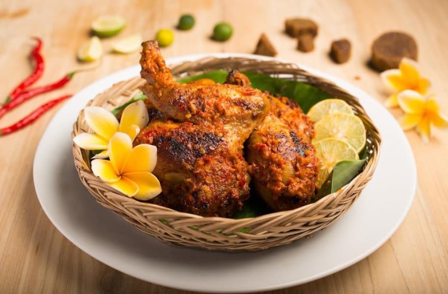 Ayam bakar bumbu bali. (foody.id)