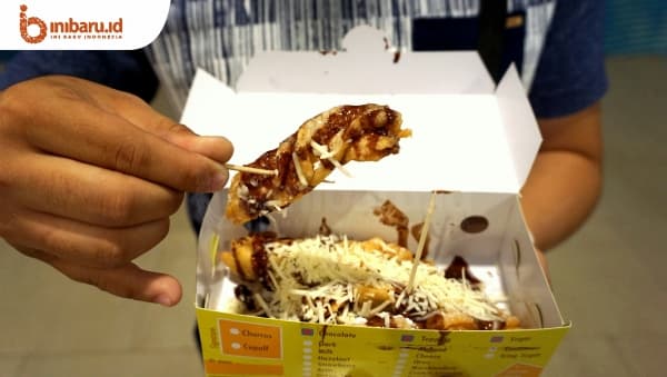 Cupuff dengan topping nutella dan keju parut. (Inibaru.id/ Ayu S Irawati)