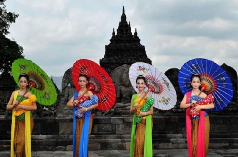 Manifestasi Kasih Sayang Ibu untuk Anak dalam Tari Bondan