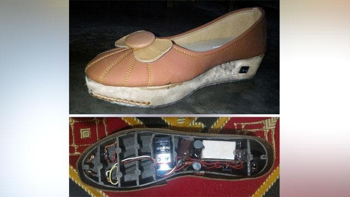 Sepatu karya HIbar. (tempo.co)