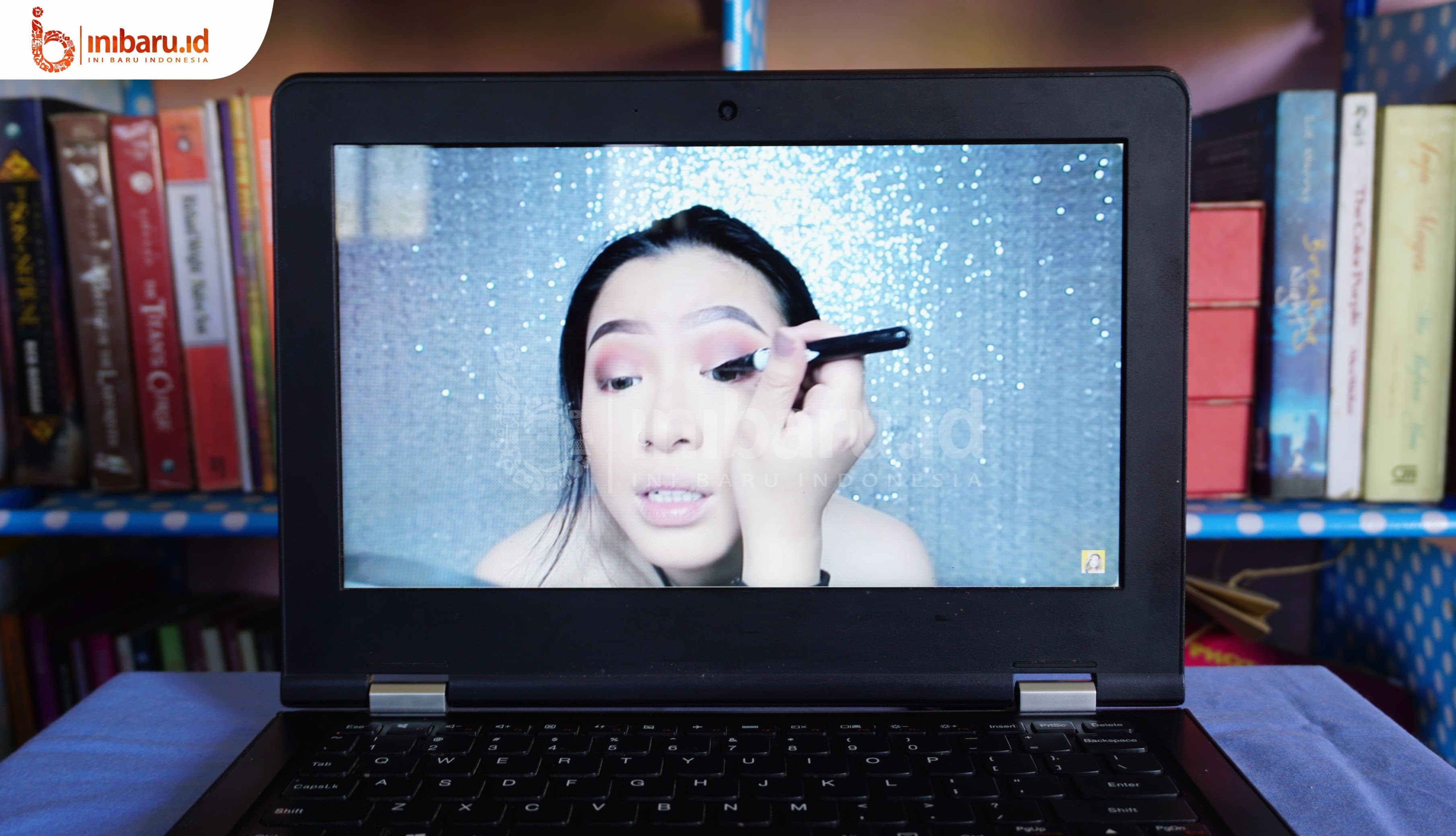 Meniru Beauty Vlogger, Yes or No? (Inibaru.id/Ayu S Irawati)