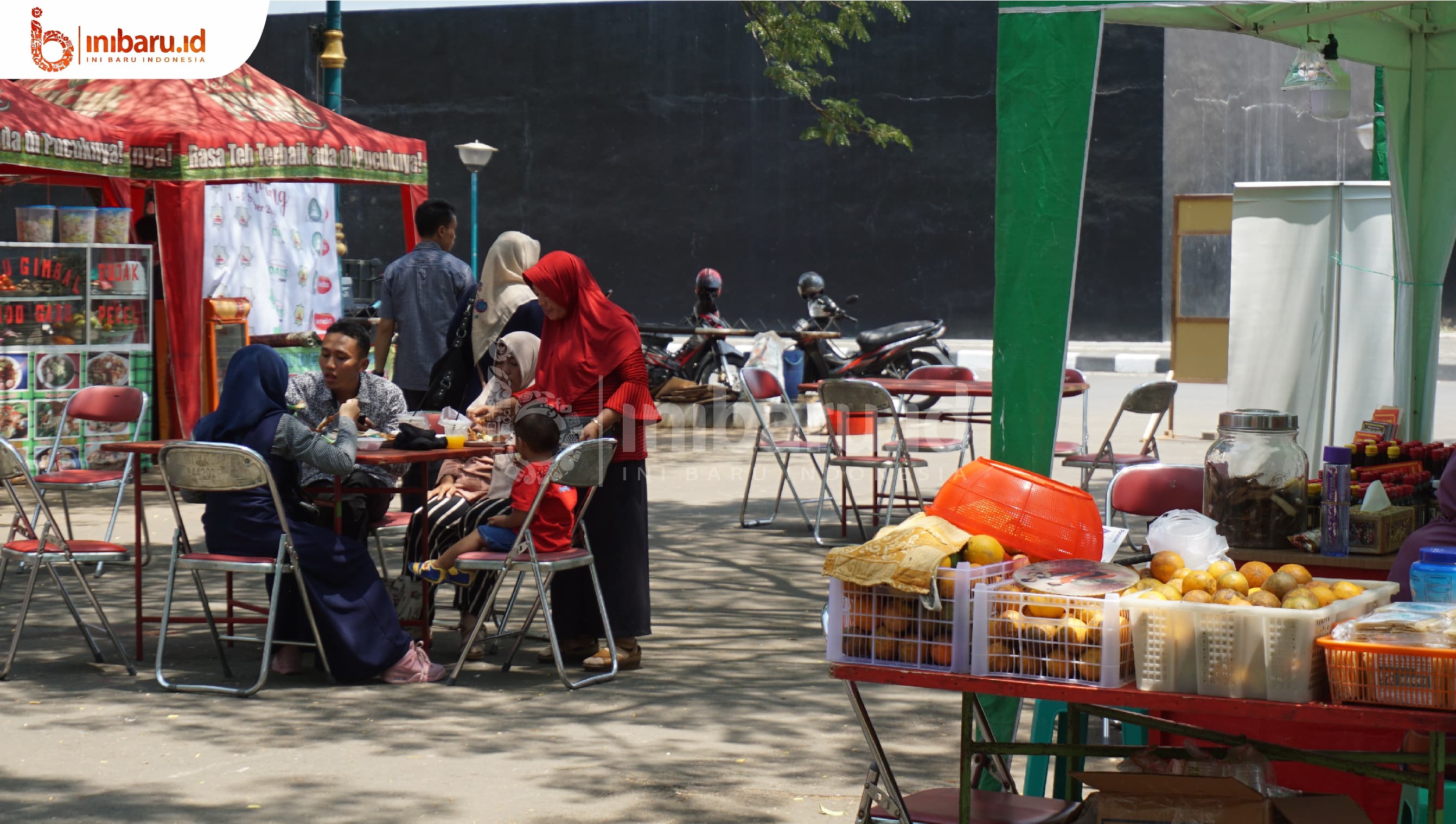 Pengunjung Festival Kuliner Semarang. (Inibaru.id/Ayu S Irawati)