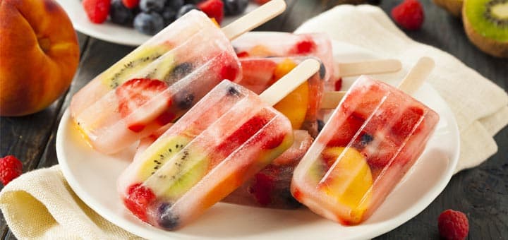 Nggak Suka Makan Buah yang Gitu-Gitu Saja? Buat Fruit Popsicles, yuk!