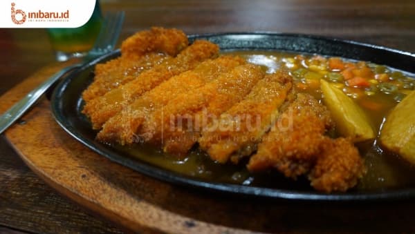 Chicken rancher, salah satu menu andalan Dumon. (Inibaru.id/ Ayu S Irawati)