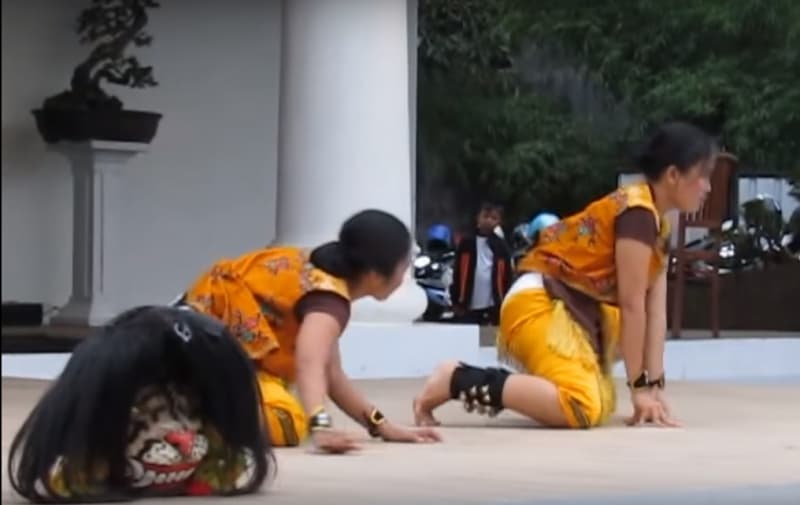 Wujud Keperkasaan dalam Tari Barong Wadon