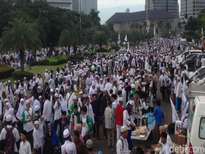 Benarkah Peserta Aksi Reuni 212 Capai 7,5 Juta Orang?