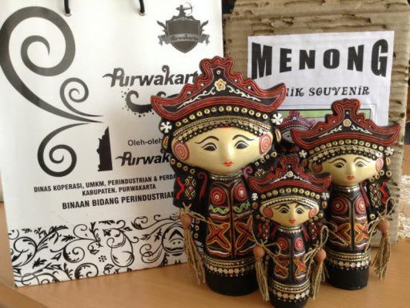 Menong: Boneka Keramik Nusantara dari Purwakarta