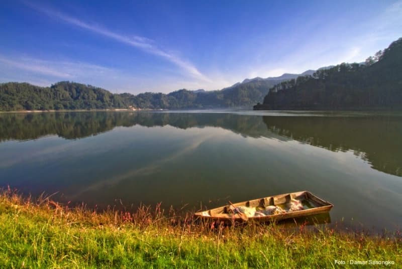 Telaga Ngebel (keindahanponorogo.blogspot.co.id)