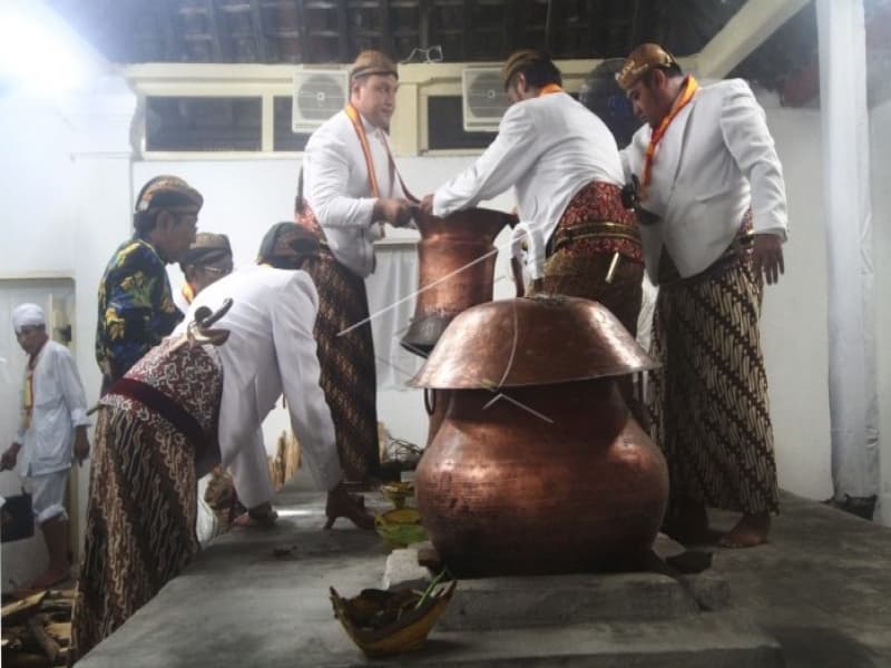 Salah satu bagian prosesi upacara Adang Tahun Dal di Keraton Surakarta Hadiningrat. (karatonsurakarta.com