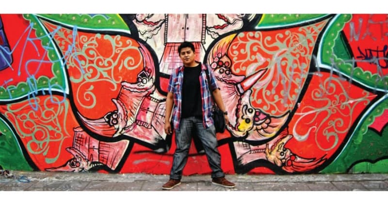 Bernard Menyulap Kamar Tidur sebagai Kantor   