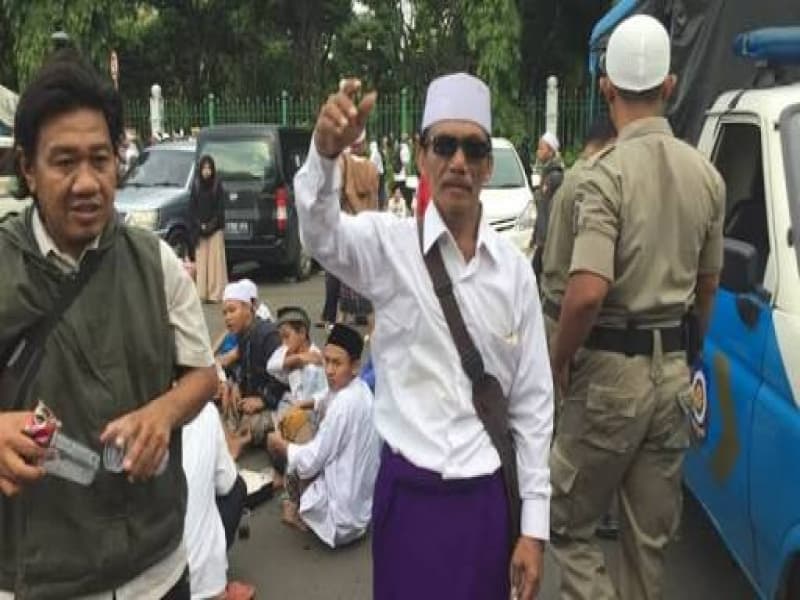 Mereka Berbagi dalam Aksi Reuni 212