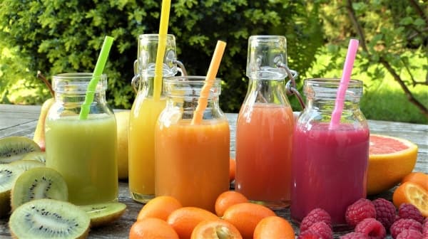 Beda jus dan smoothie. (Portalpositif)