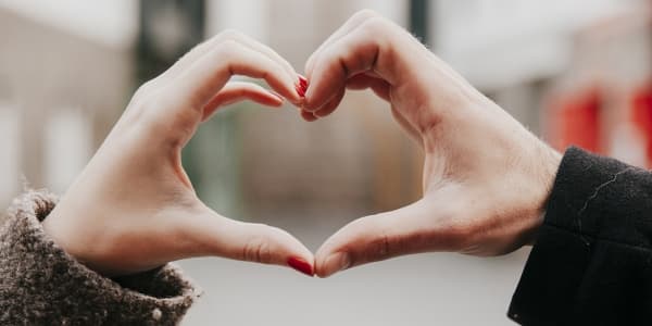 Jatuh cinta. (www.zurich.co.id)