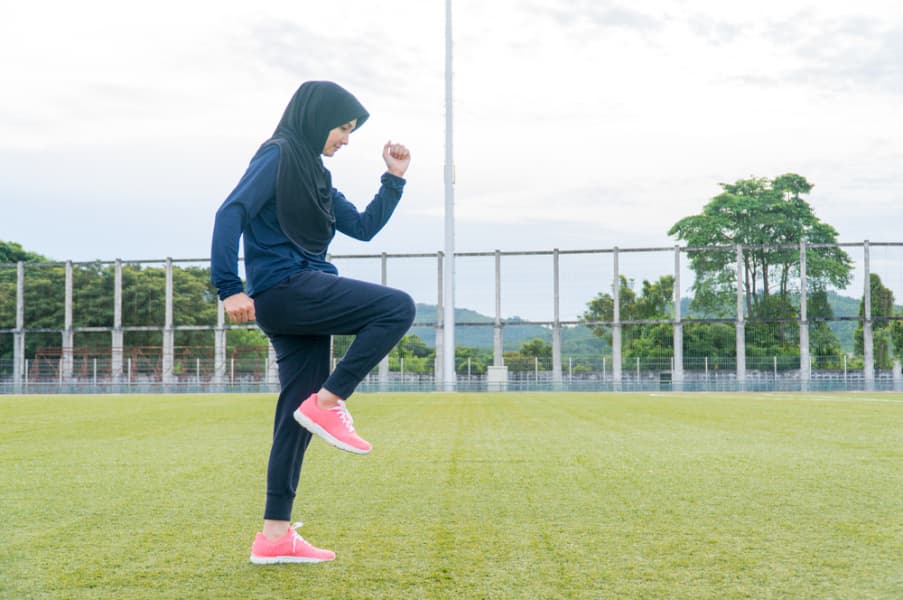 Olahraga ringan saat puasa. (Hellosehat.com) 