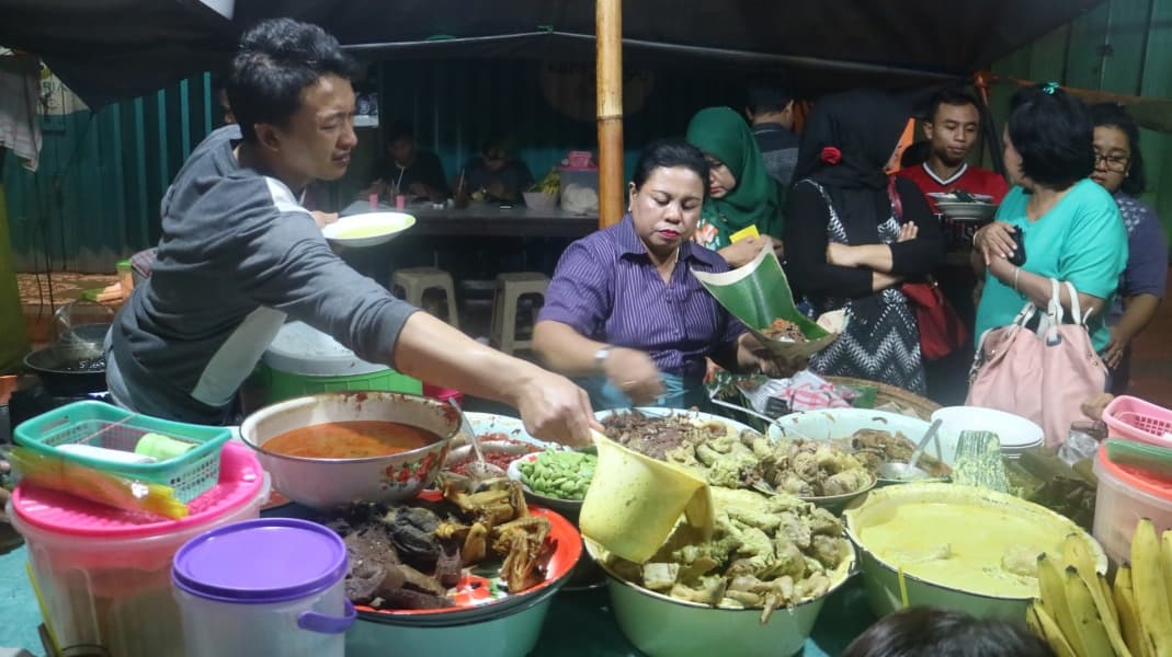 Warung Makan Mbak Tum. (ngirittraveler.com)