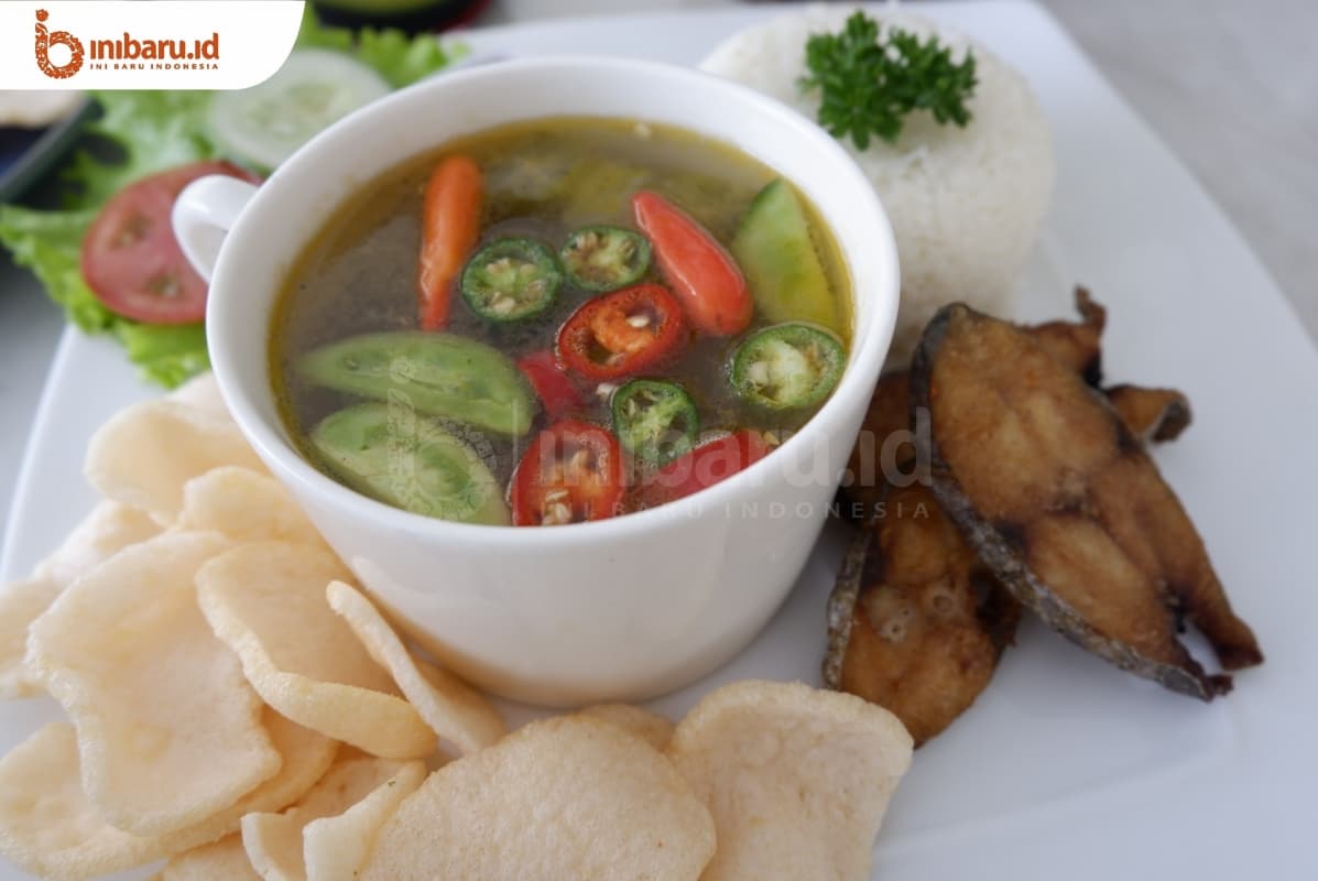 Nasi Ikan Tengiri Kuah Asam di Kozy Café dan Bistro. (Inibaru.id/ Verawati Meidiana) 