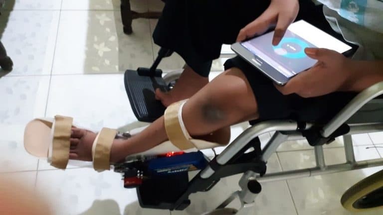 Aveo, Sepatu untuk Kaki Lumpuh Berbasis Android