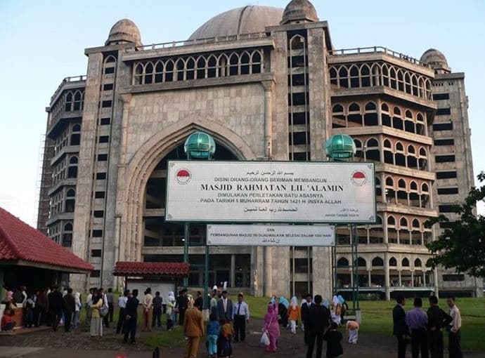 Masjid Rahmatan Lil Alamin (Sidoharin.co.id)