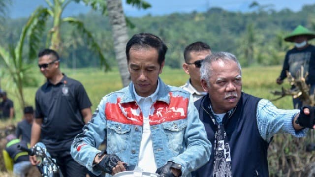 Ini Dia Studio Seni yang Merancang Jaket Denim Presiden Jokowi