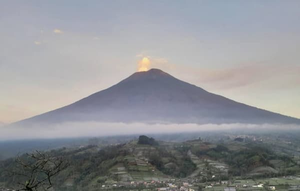 Gunung Slamet. (Instagram/tomisul)