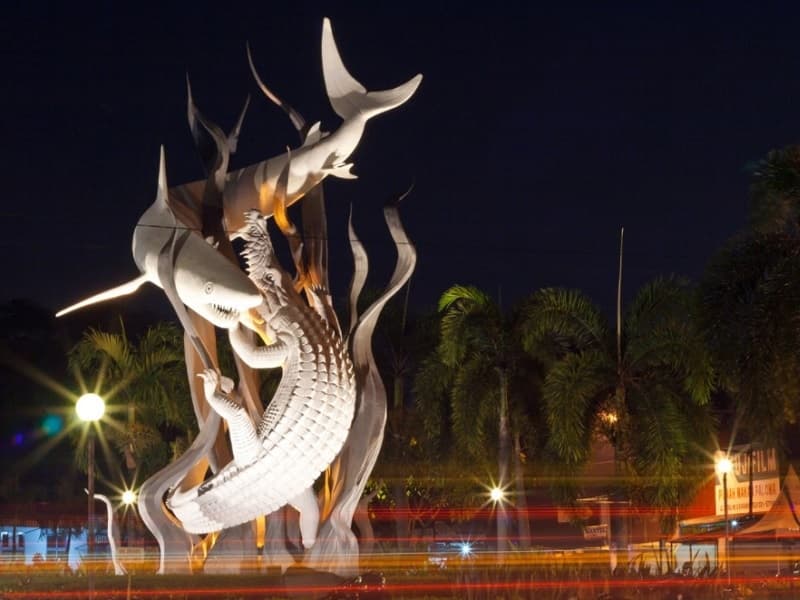 Salah satu sudut kota Surabaya (Youtube)