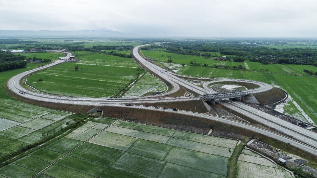 Tol Ngawi-Wilangan saat ini berbayar. (Kadinsurabaya.or.id)