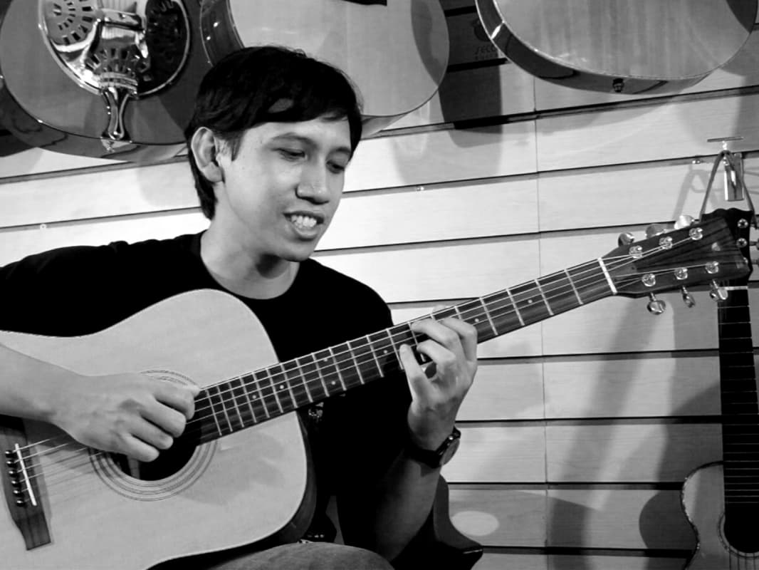 Ananda Badudu ditangkap polisi. (Seccoguitars)