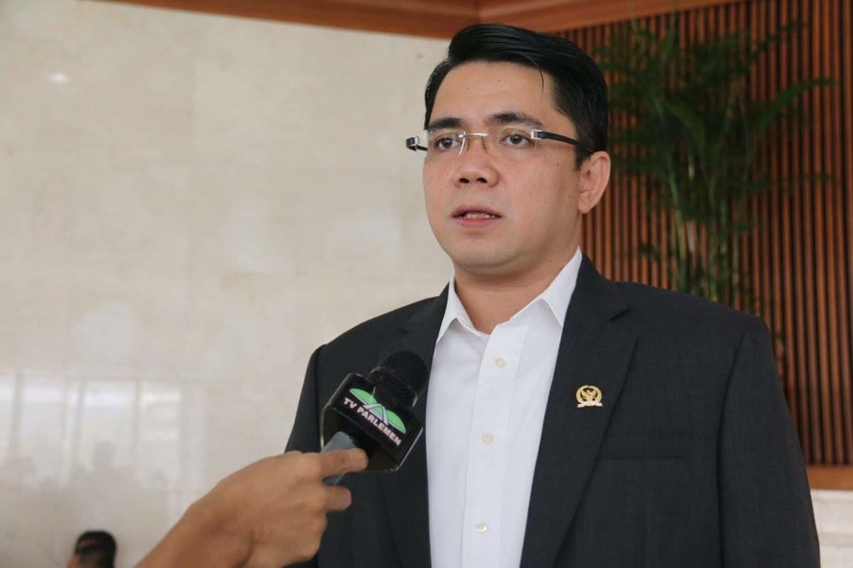 Warganet Kesal dengan Politikus Arteria Dahlan, Wikipedia Jadi Sasaran