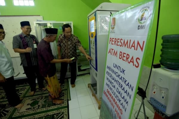 Di Kota Semarang, ATM Beras Ditempatkan di 5 Masjid Ini