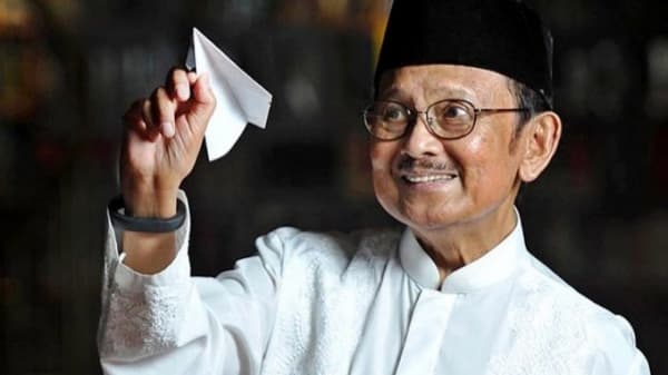 Lima Warisan BJ Habibie yang Membanggakan Indonesia