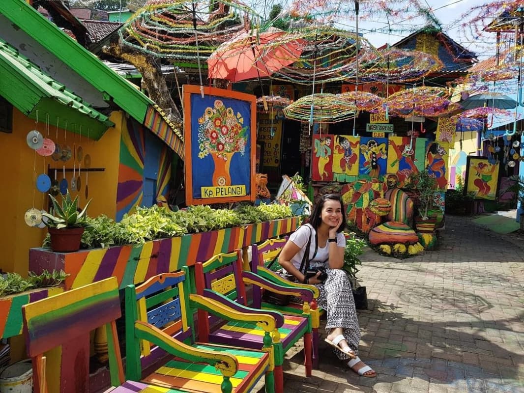 Kampung Pelangi di Semarang dikritisi warganet. (Blog.pergi)