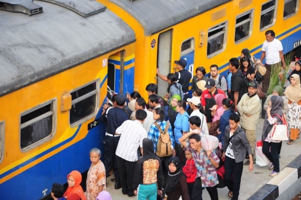 Transportasi Kereta Api. (Shopback)