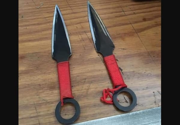 Kunai yang dipakai untuk menusuk Wiranto. (Twitter/DukeCondet)