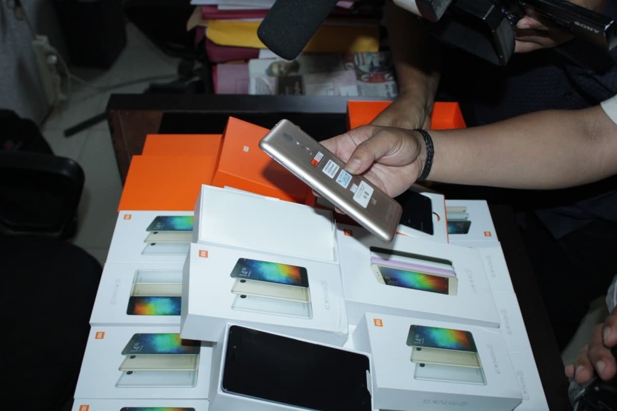 Ponsel BM bisa diputihkan. (Selular)