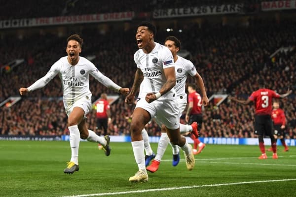 Bek PSG, Presnel Kimpembe setelah mencetak gol ke gawang MU. (Twitter.com/FIFAWorldCup)