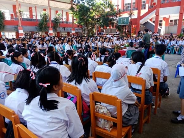 Penerimaan Siswa Baru di Jawa Tengah nggak perlu pakai SKTM. (Barometersulut)