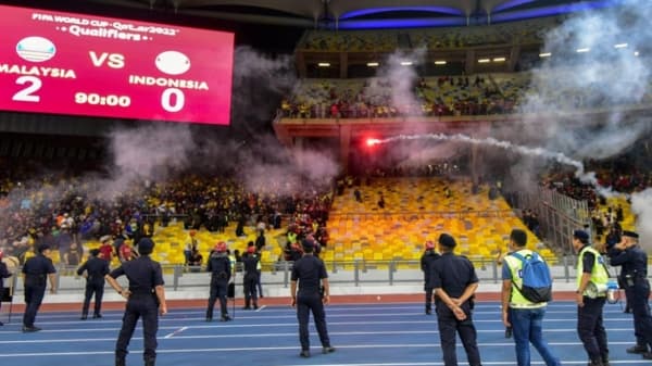 Suporter Indonesia di Stadion Bukit Djalil, Malaysia. (kastara.id)