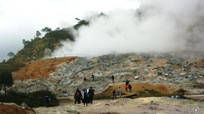 Kawah SIleri di kawasan wisata Dataran Tinggi DIeng, Jawa Tengah. (CNN Indonesia)